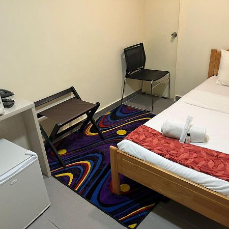 Single Sharing Room And Short Hours Stay At Sandpiper Hotel Singapore Ngoại thất bức ảnh